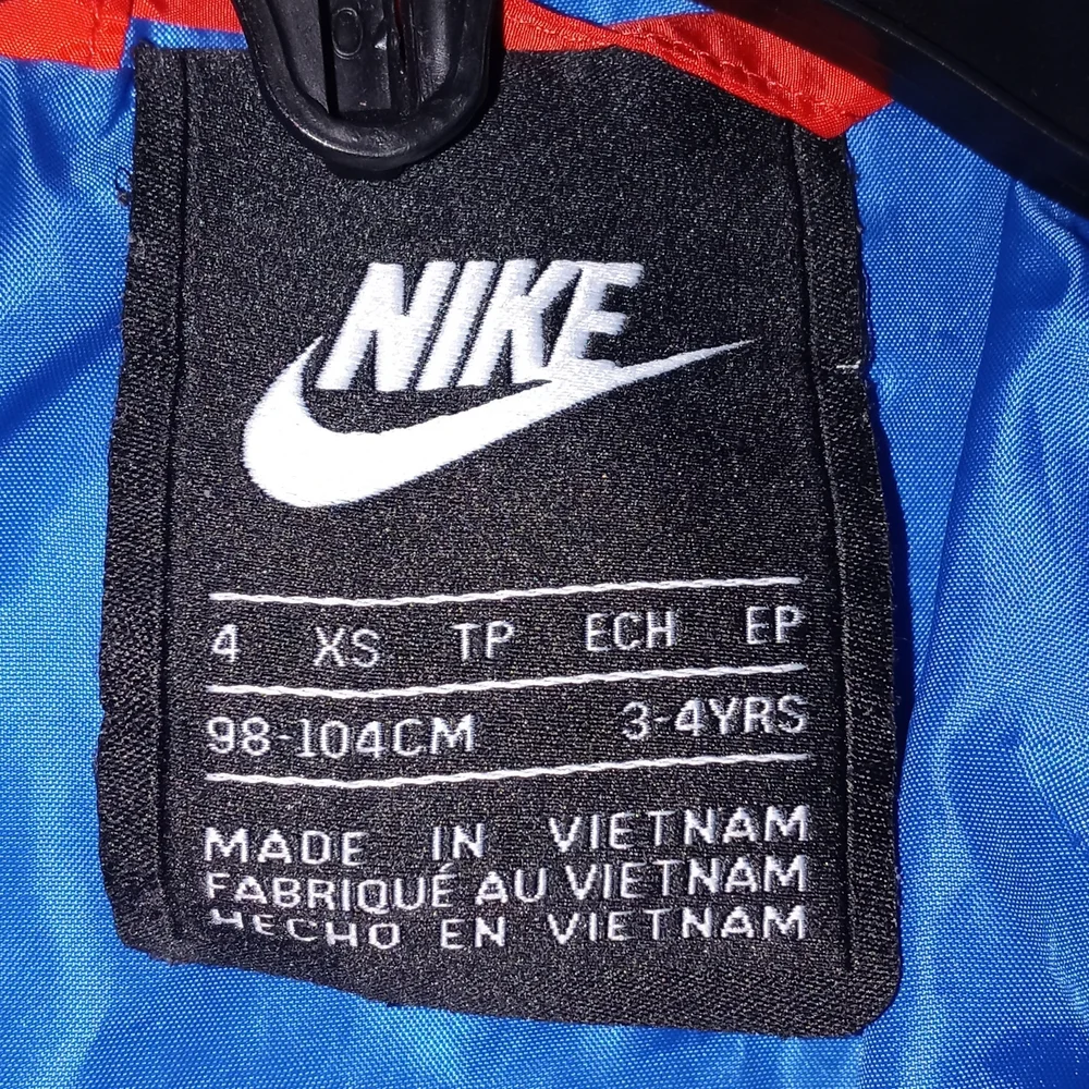 ReD/Blue "NIKE" Puffer jacket SIZE: XS kids @**SEE PICS** LIKE 🆕 *NO HOOD* - Picture 7 of 8